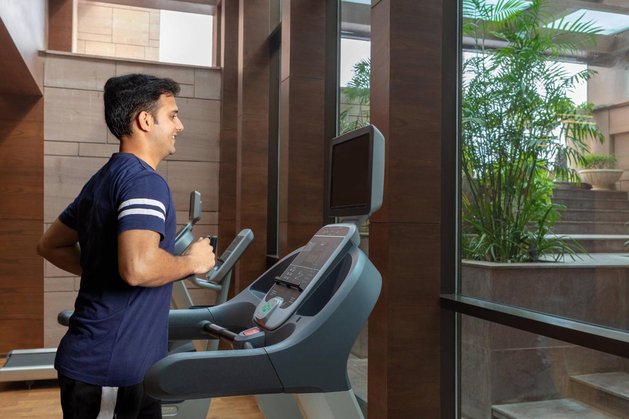 Отель Courtyard By Marriott Raipur Экстерьер фото