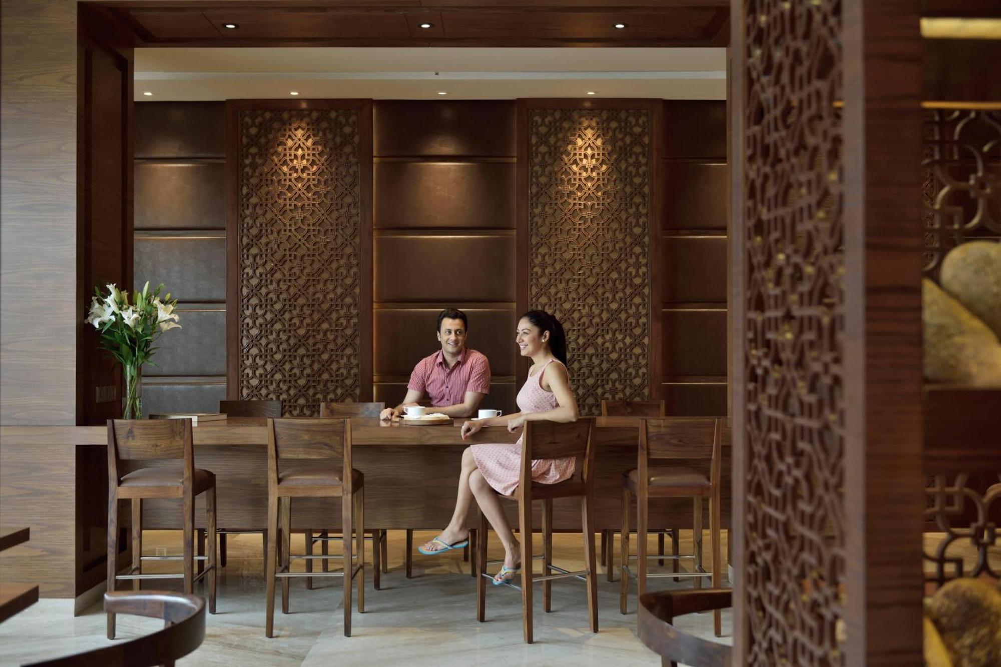 Отель Courtyard By Marriott Raipur Экстерьер фото