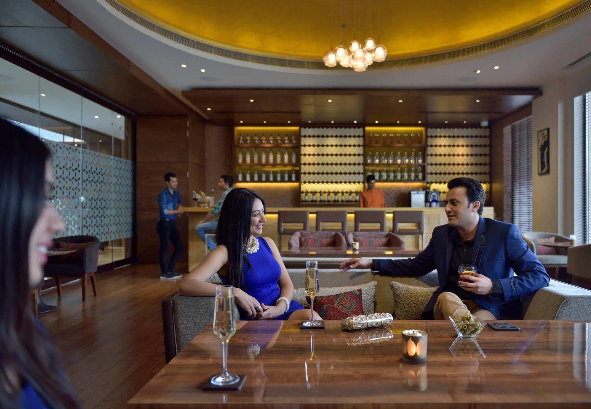 Отель Courtyard By Marriott Raipur Экстерьер фото